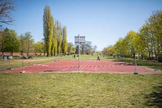 Fussball- und Basketballplatz – Bild 3