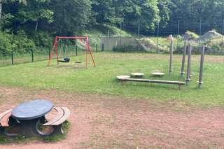 Spielplatz Holz – Bild 1