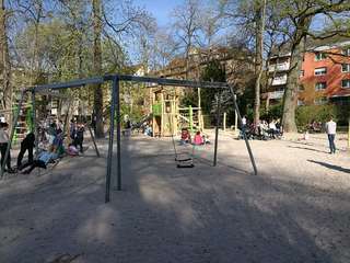 Kinderspiel- und Erlebnisplatz im Schlossgarten – Bild 3