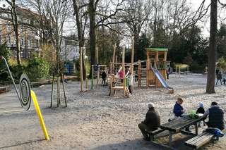 Kinderspiel- und Erlebnisplatz im Schlossgarten – Bild 4