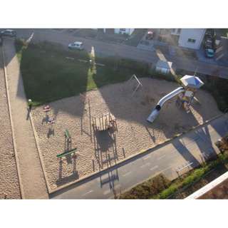 Kinderspielplatz "Flugplatz" Im Schonsfeld – Bild 1