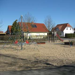 Spielplatz "Ueckermünder Straße" – Bild 1