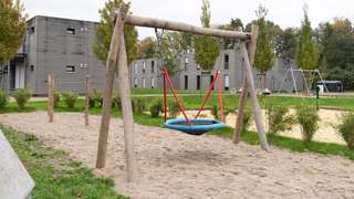 Spielplatz – Bild 1