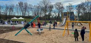 Spielplatz – Bild 1