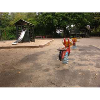 Spielplatz l – Bild 1