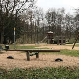 Spielplatz – Bild 1