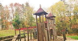 Am Spielplatz – Bild 4