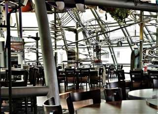 Schwerelos - Das Achterbahnrestaurant – Bild 1