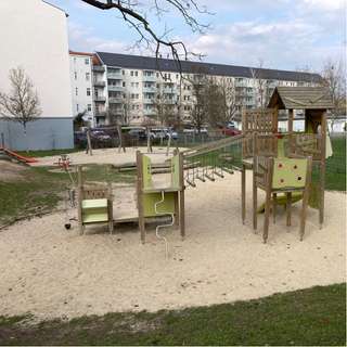 Spielplatz "Alexandrastraße" – Bild 1