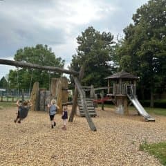 Spielplatz Kurt-Schumacher-Straße – Bild 1