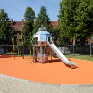 Spielplatz "Rosa-Luxemburg-Straße" – Bild 1