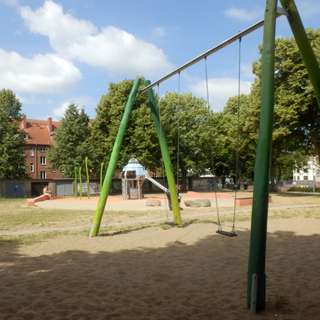 Spielplatz "Rosa-Luxemburg-Straße" – Bild 2