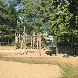 Spielplatz Fliederweg – Bild 1