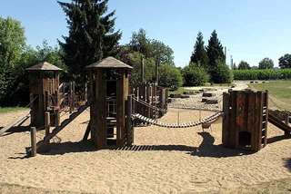 Spielplatz Am Neuber – Bild 1