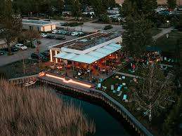 Tesla am See – Bild 1