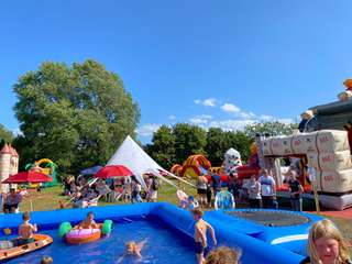 Happy Fun World Hüpfburgen-Park – Bild 2