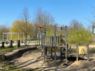 Spielplatz – Bild 1