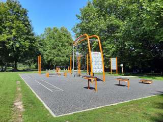 Jugendplatz und Outdoor Fitness – Bild 1
