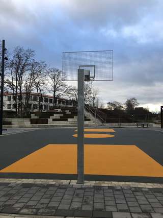 Jugendplatz und Outdoor Fitness – Bild 2