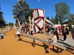 Place de Jeux – Bild 5