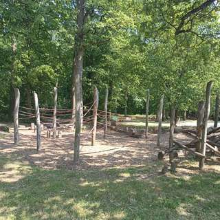 Spielplatz bei den Römergräbern – Bild 1
