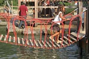 Wasserspielplatz am Gastronom – Bild 1