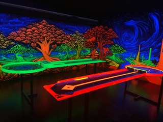 3D Schwarzlicht Pit-Pat Minigolf - Golffieber Bonn-Mitte – Bild 1