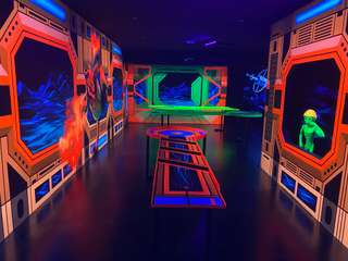 3D Schwarzlicht Pit-Pat Minigolf - Golffieber Bonn-Mitte – Bild 5