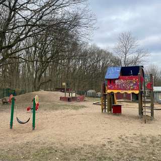 Spielplatz Blockhaus – Bild 1