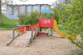 Spielplatz am Rathaus – Bild 1