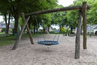 Spielplatz – Bild 1