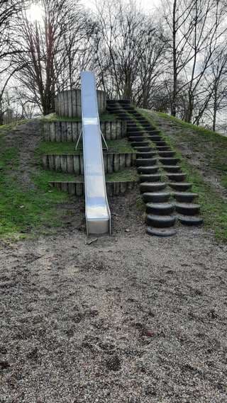 Spiel- und Bolzplatz Dümptener Straße – Bild 2