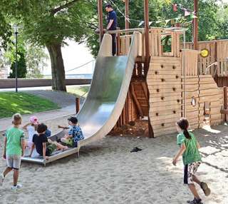 Spielplatz am Zollhof – Bild 1