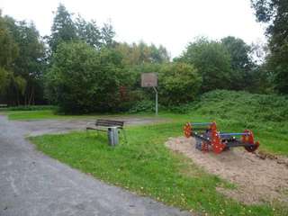 Spielplatz Goldregenweg – Bild 1
