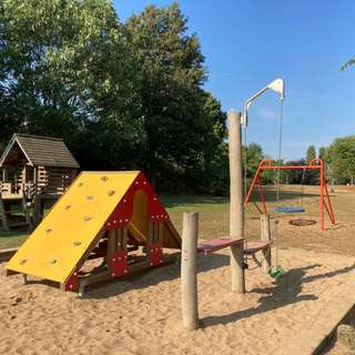 Spielplatz Luitsenfeld/im Jubiläumsgarten – Bild 1