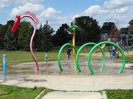Linden Woods Community Center Spray Pad – Bild 2