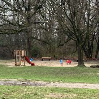 Spielplatz – Bild 1