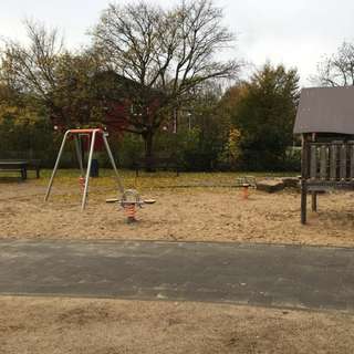 Spielplatz Holmbrook – Bild 1