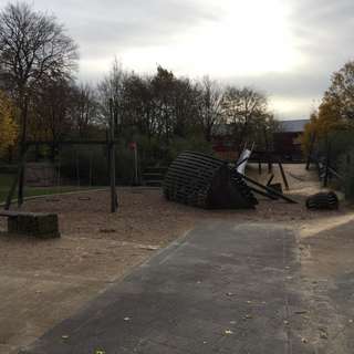 Spielplatz Holmbrook – Bild 2
