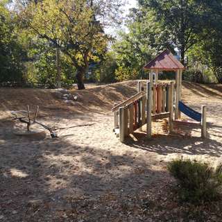 Spielplatz – Bild 1