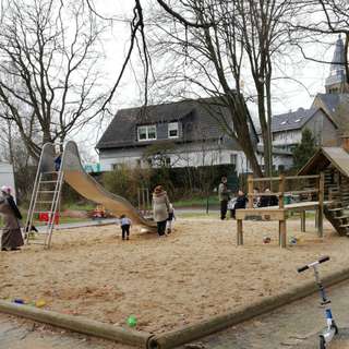 Leibusch Spielplatz – Bild 1