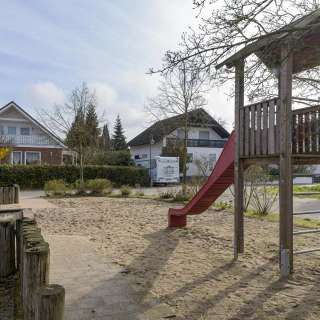 Spielplatz – Bild 1
