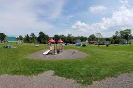 Broidy Park Playground – Bild 1