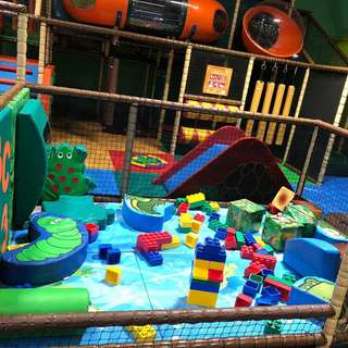 Monkey Town – Bild 4