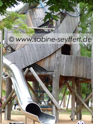 Großer Sams-Spielplatz auf der ERBA-Insel – Bild 1