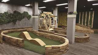 Balls&Clubs - Indoor-Minigolf in München – Bild 1