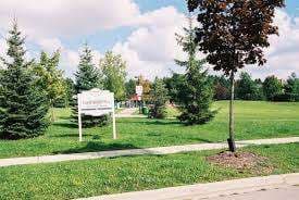 Maple Airport Park – Bild 1