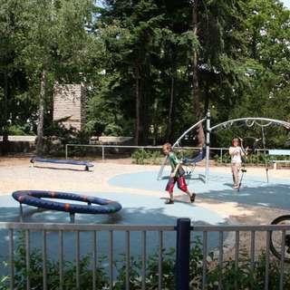 Spielplatz am Wilhelmsplatz – Bild 1