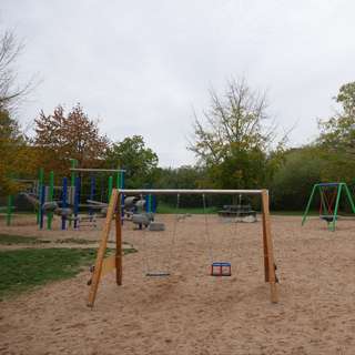 Spielplatz Elsa-Brandström-Straße – Bild 2