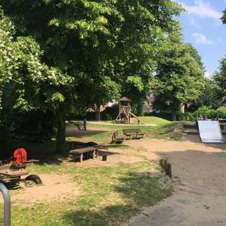 Spielplatz Vom Bruck Platz – Bild 1